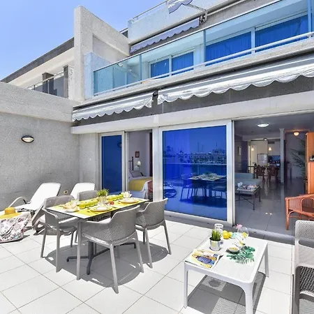 Luxury Beachfront Mogan 莫甘海滩